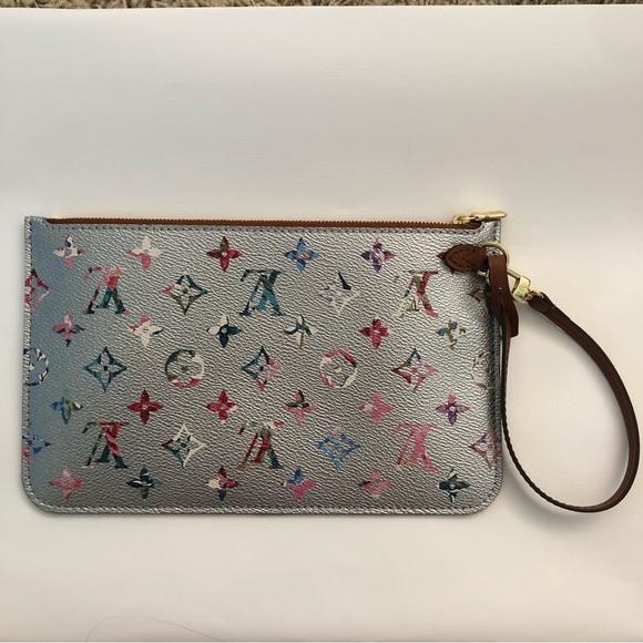 Neverfull Pouch Garden Capsule Silver Monogram Canvas Wristlet - Picture 1 of 5
